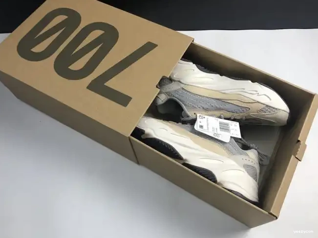 700 Cream V2 Yeezy Boost GY7924 Adidas Cream 0316